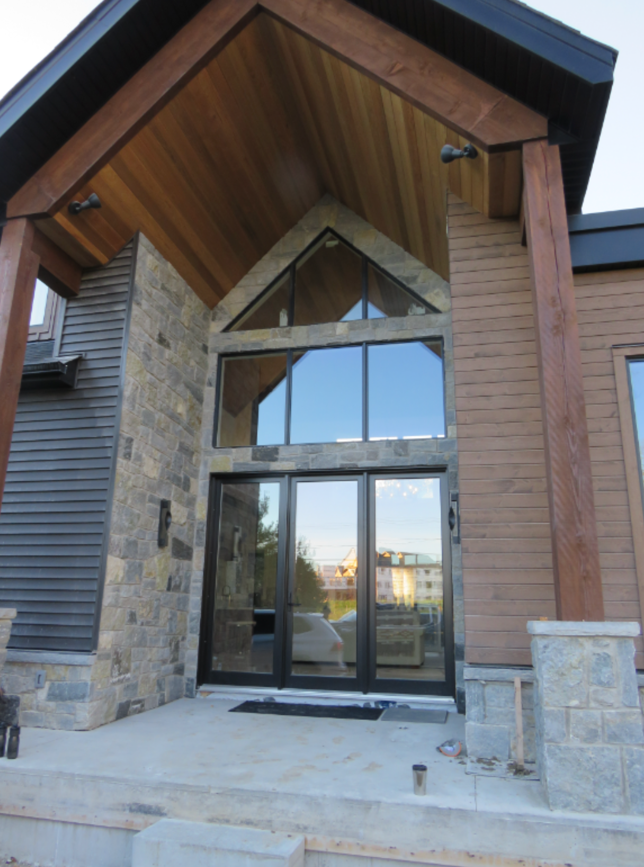 Timothy's Mountain Blend Thin Stone Veneer - Corners