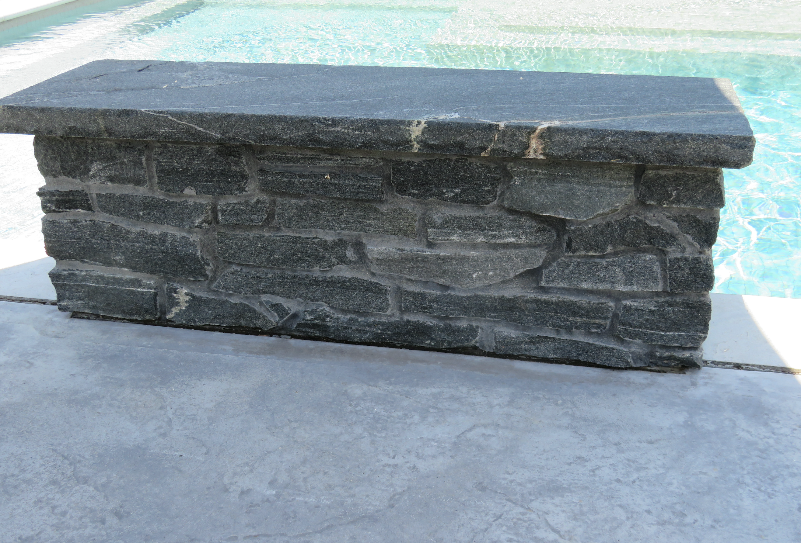 Midnight Black Ledgerock - Thin Stone Veneer - Flats