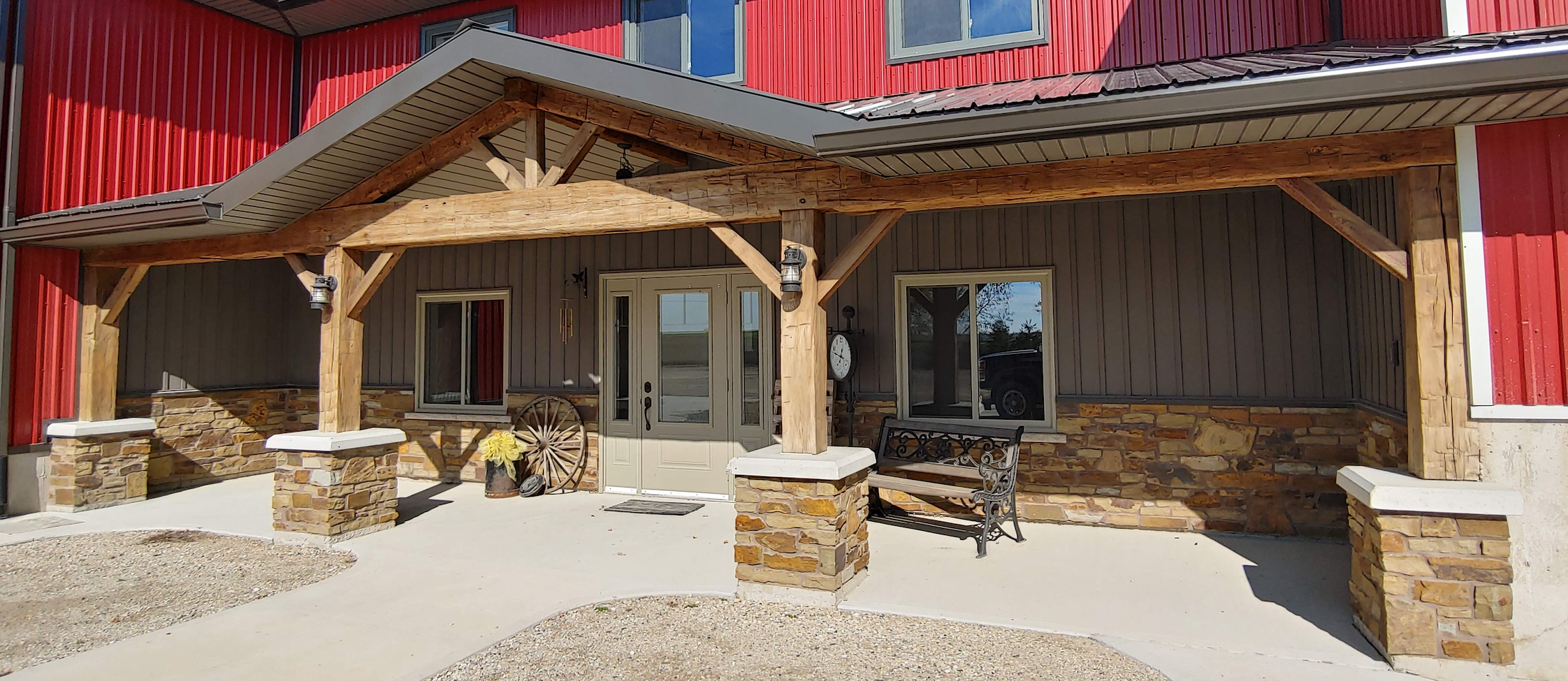 Peterbourough Fence Wall with Eden Mills Rustic Ranch - Earth Tone Blend Thin Stone Veneer - Flats