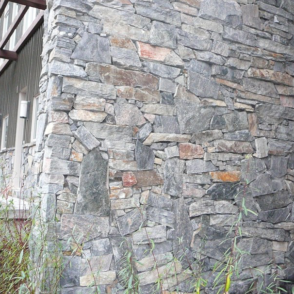 Muskoka Bay Black Granite Blend with Brown Rock Accent - Full Bed Building Stone