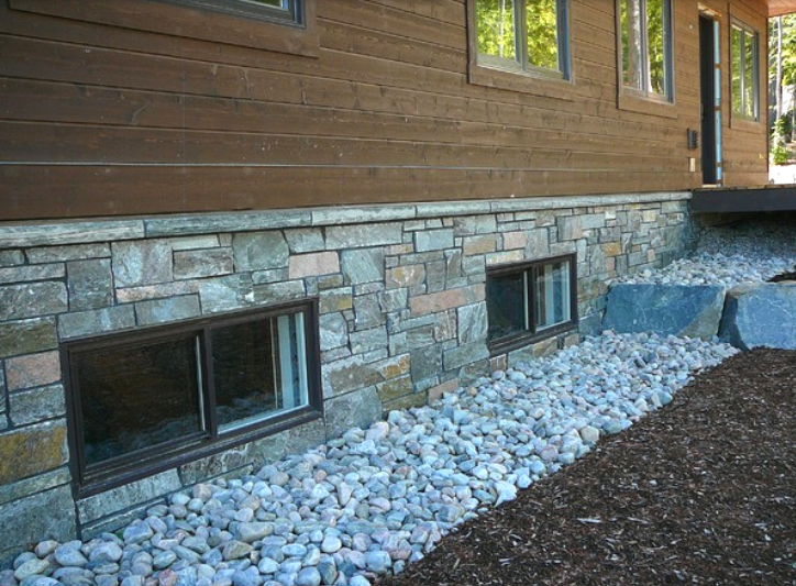 Shane's Lake Temogami Blend - Elite Blue & Pink Granite Sawn Height - Thin Stone Veneer - Corners