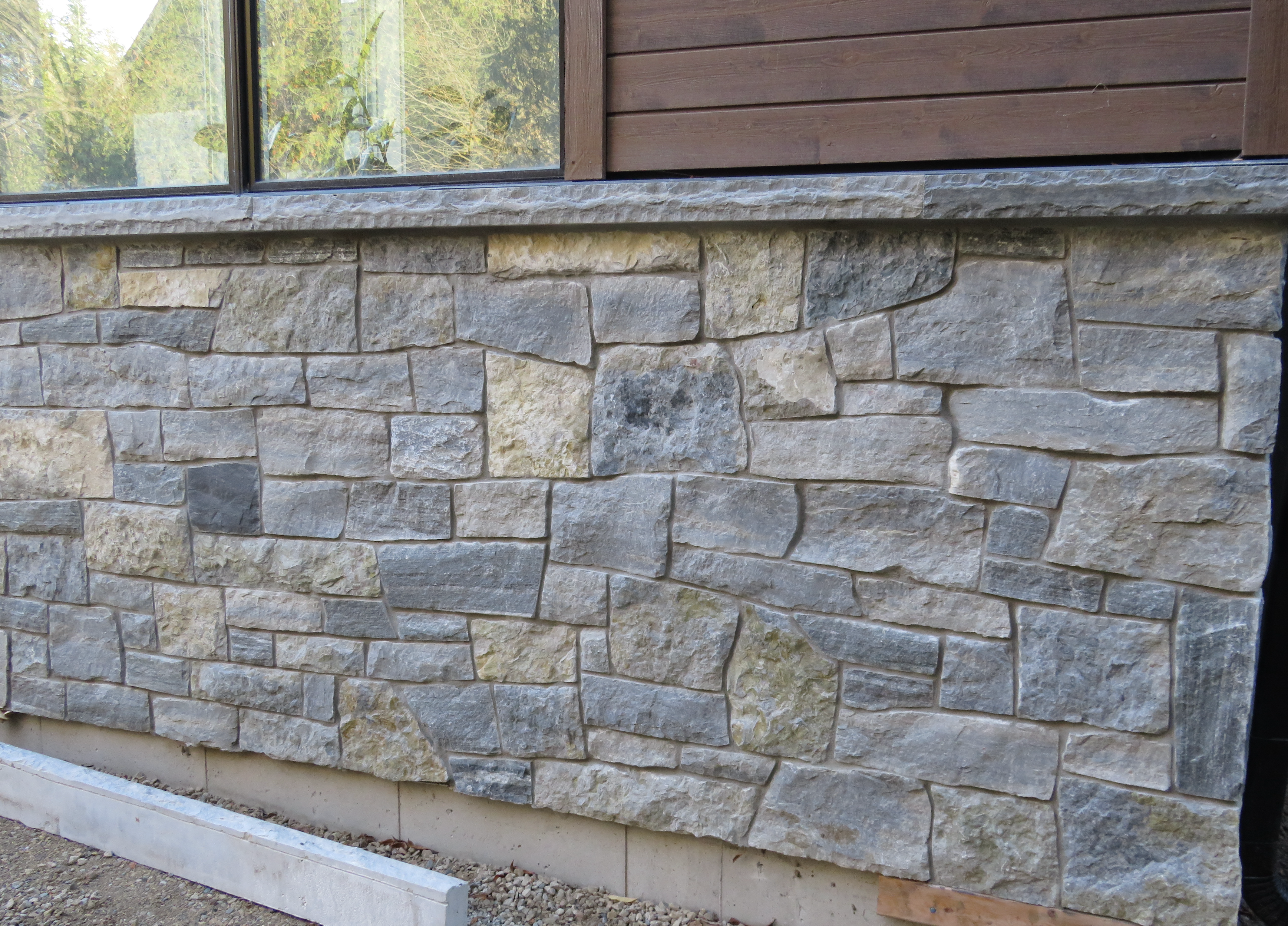 Timothy's Mountain Blend Thin Stone Veneer - Corners