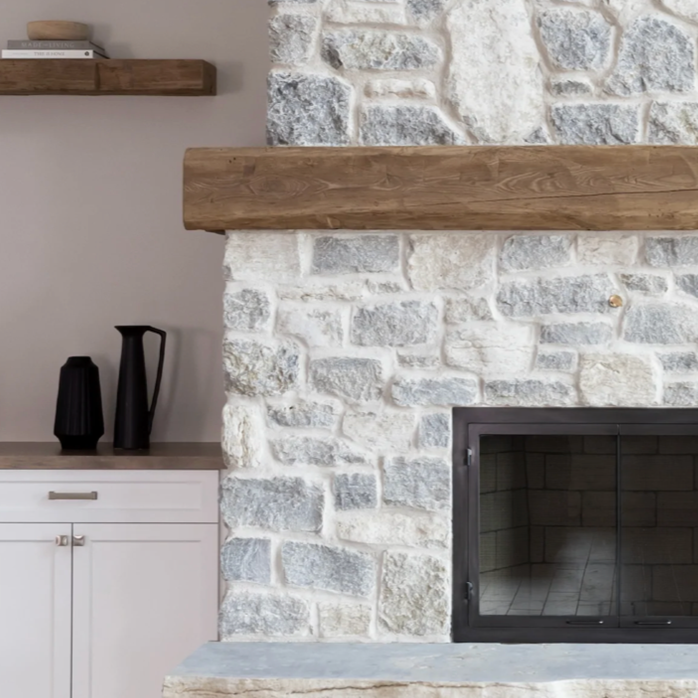 Weatheredge Limestone Olde Mill Estate Blend with White Weatheredface Accent - Tumbled - Flats