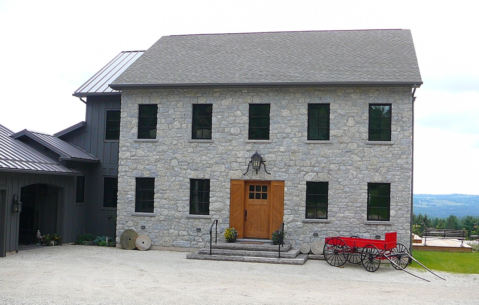 Weatheredge Limestone Thin Veneer - Split Face Olde Mill Blend - Tumbled - Flats
