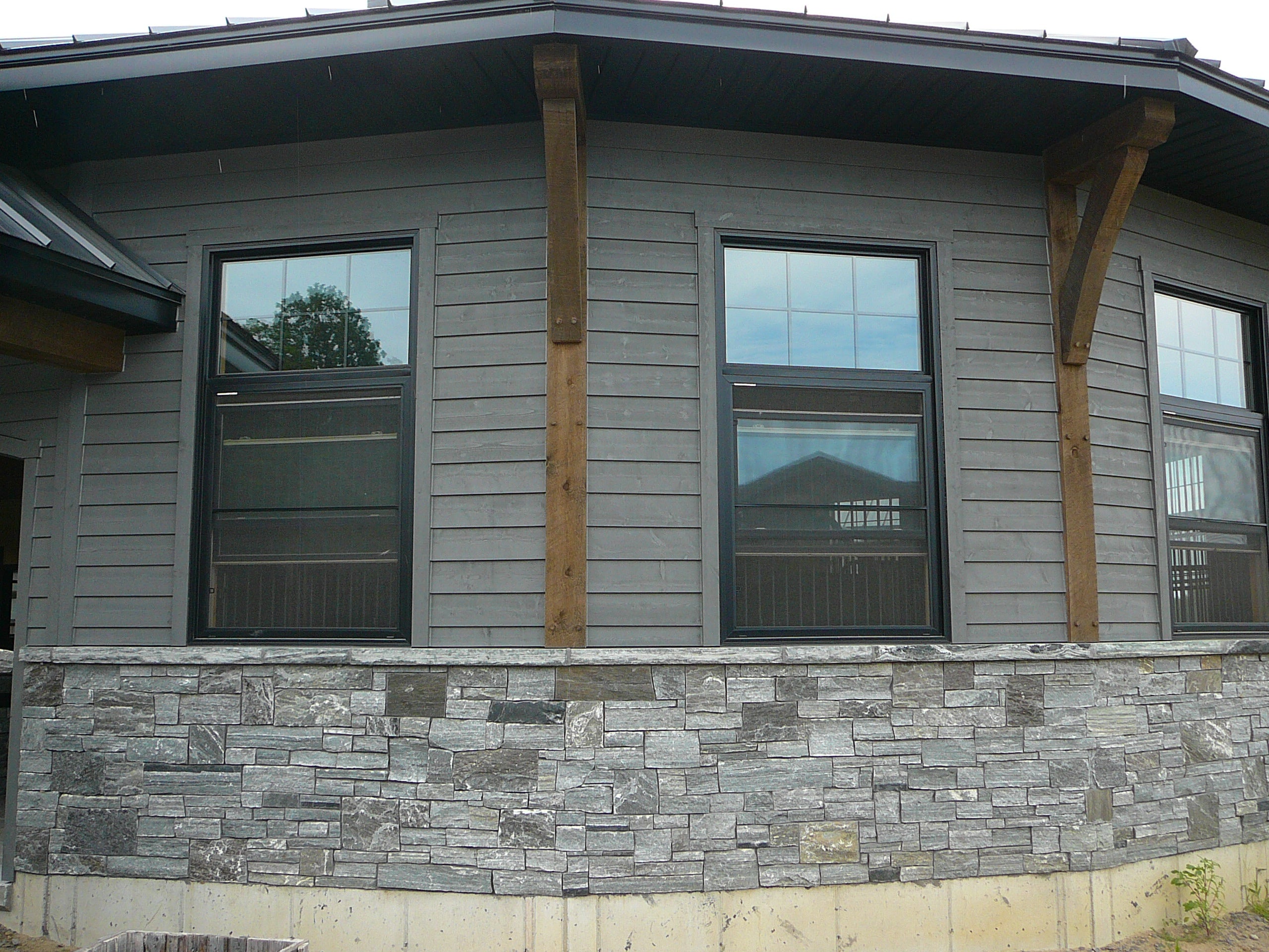 Elite Blue Granite Thin Veneer - Mountain Blend (Ledgerock & Squared) - Corners