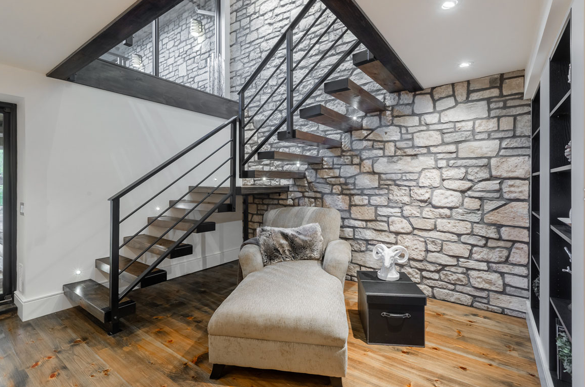 Dozzi Oakville Limestone Blend - Tumbled Thin Stone Veneer - Flats