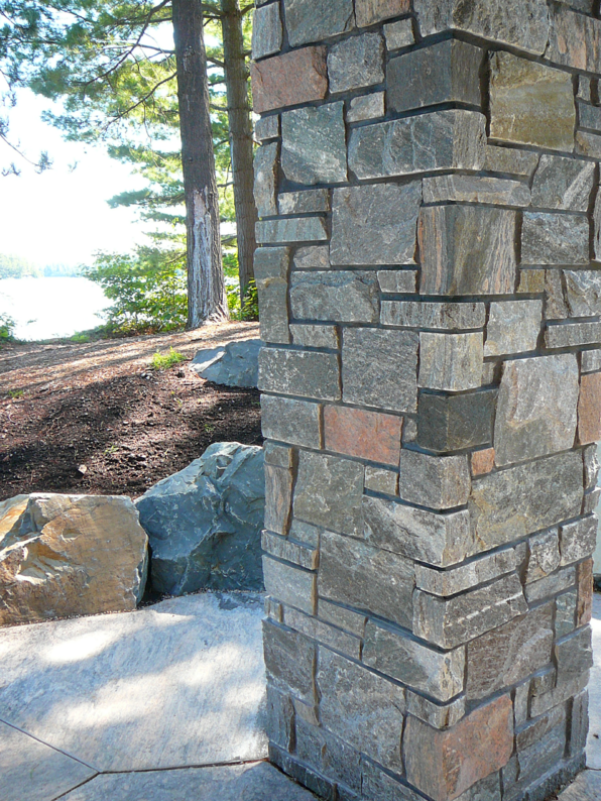 Shane's Lake Temogami Blend - Elite Blue & Pink Granite Sawn Height - Thin Stone Veneer - Corners