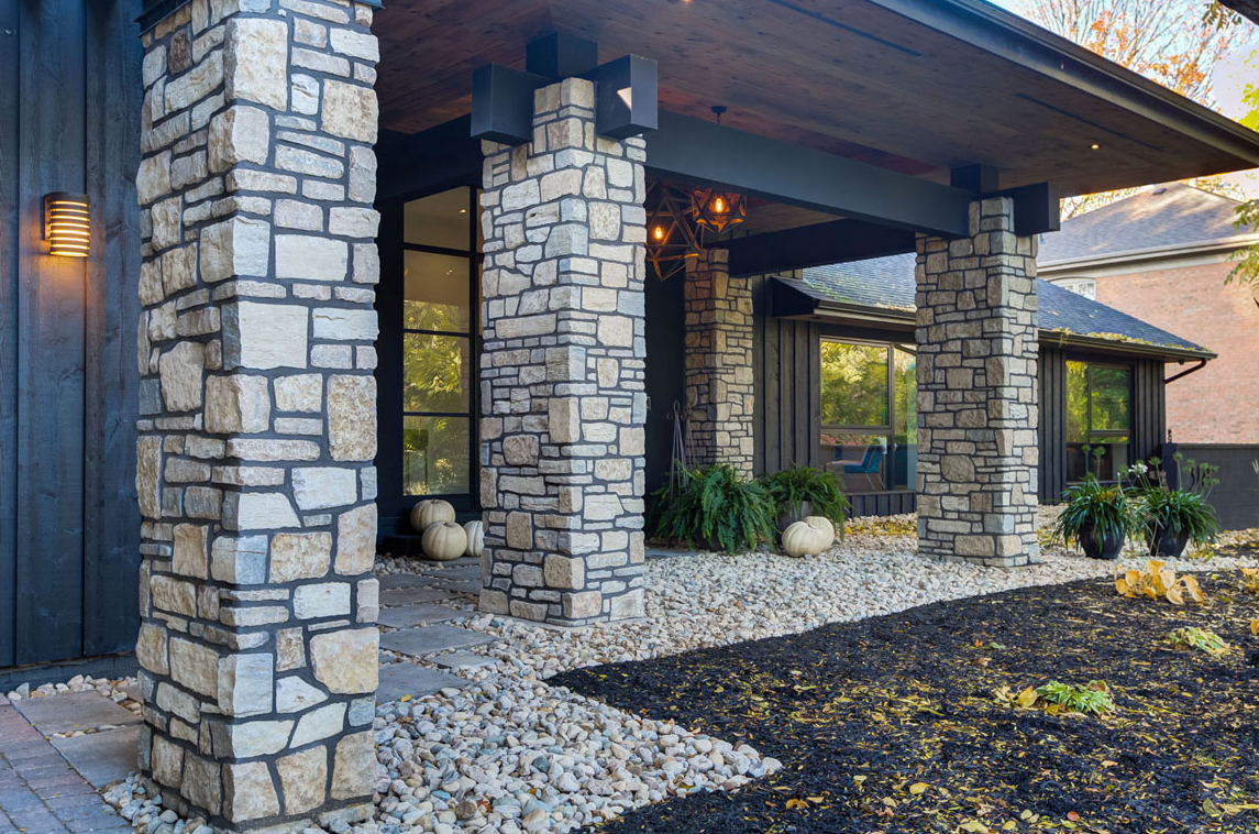 Dozzi Oakville Limestone Blend - Tumbled Thin Stone Veneer - Corners
